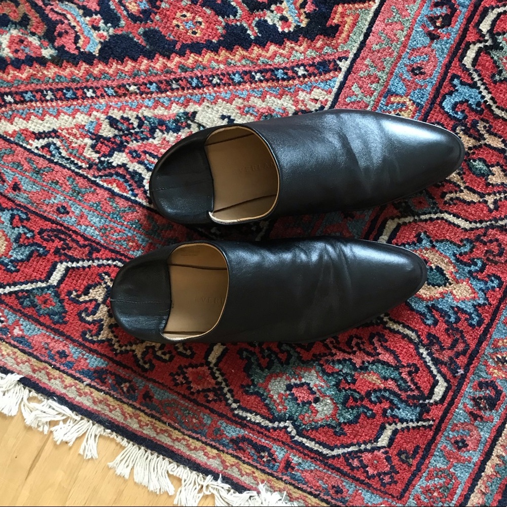 Everlane black mule shoes. Like new! 8.5 women’s